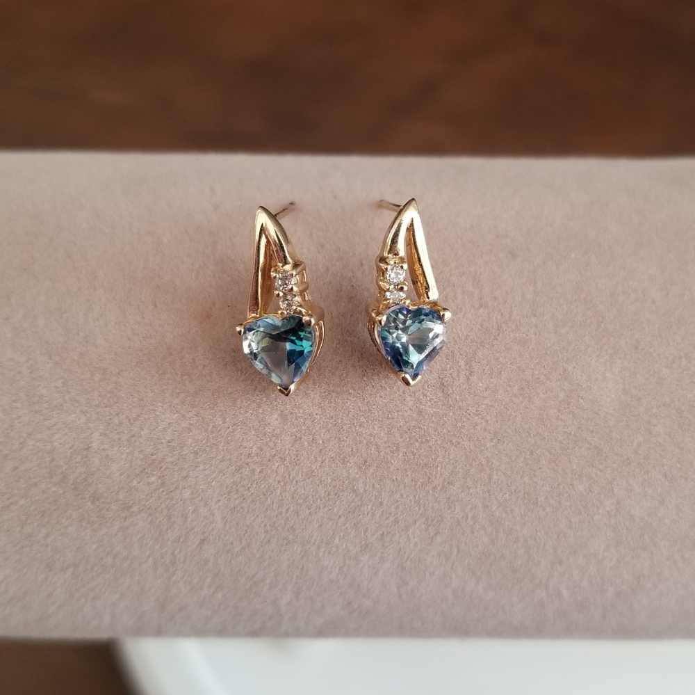 10K Gold Topaz Heart Earrings